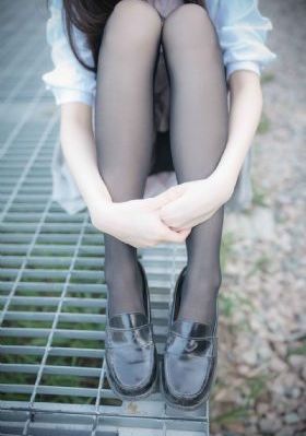 美女又爽又黄丝袜被c_蓝光在线视频观看