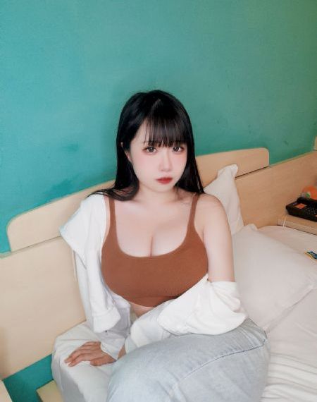 免费国精产品自偷自偷_BD国语免费播放