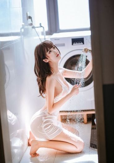 亚洲av人妖_国语迅雷下载
